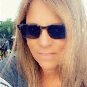 Meet your Posher, Debra